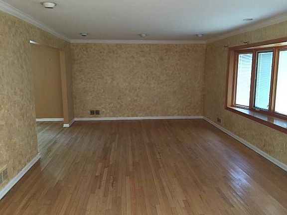 3rd image of 14 Lakeview Dr