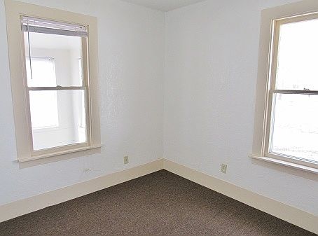 5th image of 1606 Montrose St