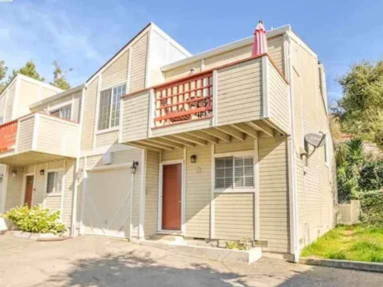 7572 Mountain Blvd — Photo 1