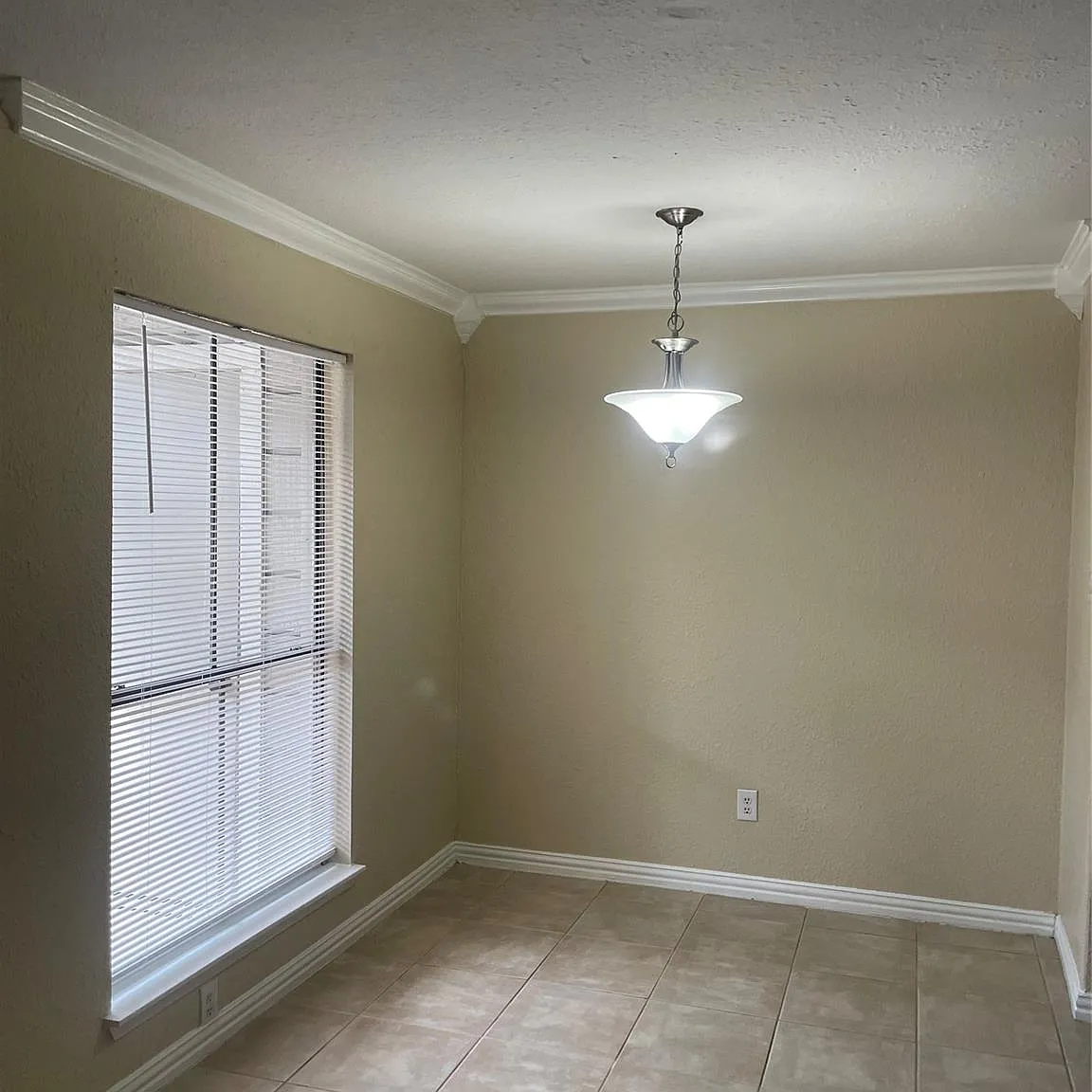 1 bed, 1.0 bath, 714 sqft, $995 — Photo 4