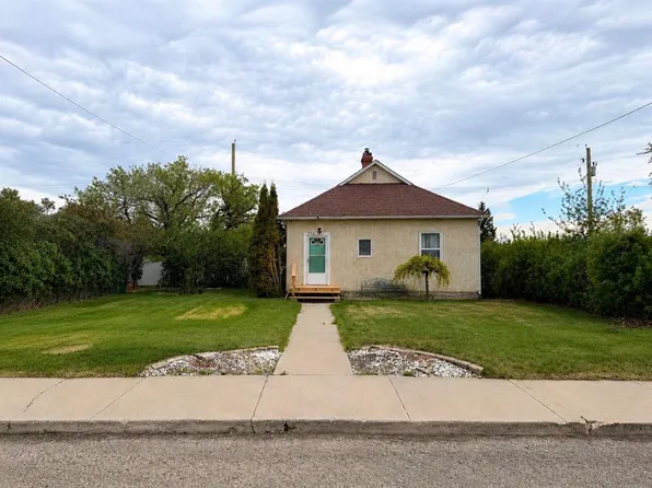 370 N 18th St, Fort Macleod, AB T0L 0Z0