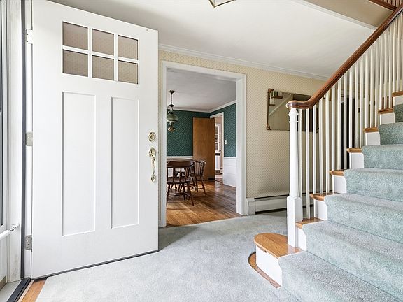 4th image of 10 Dunster Ln