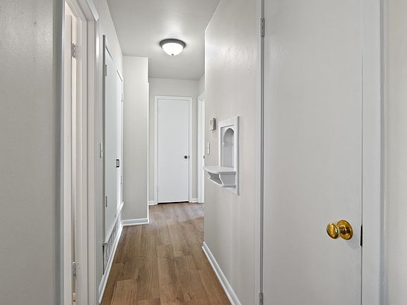 3rd image of 104 Hilltop Dr