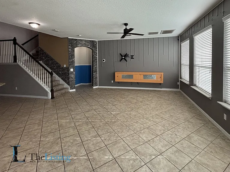 3795 Marietta Way — Photo 5