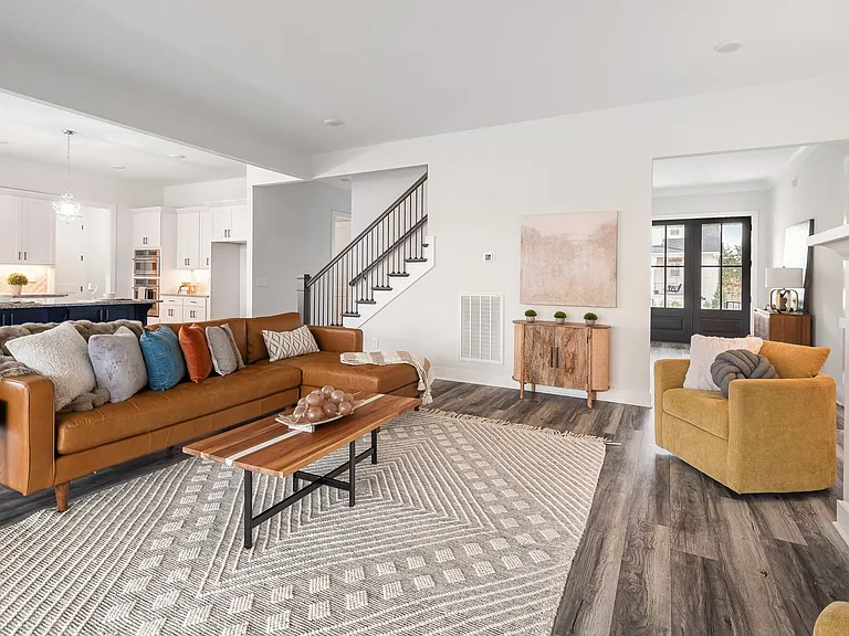 805 Regimental Dr — Photo 10