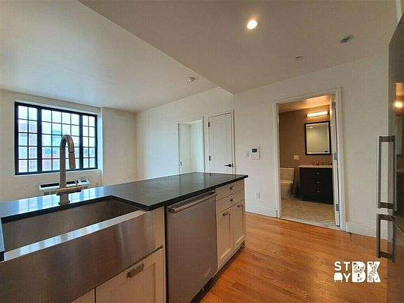 2nd image of 1035 Fulton St APT 4C