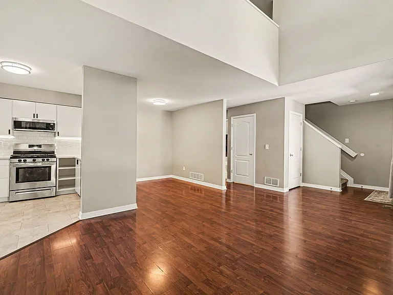 930 Button Rock Dr #F31 — Photo 2