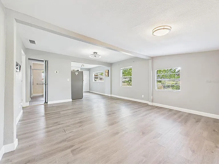 605 S Disston Ave — Photo 22