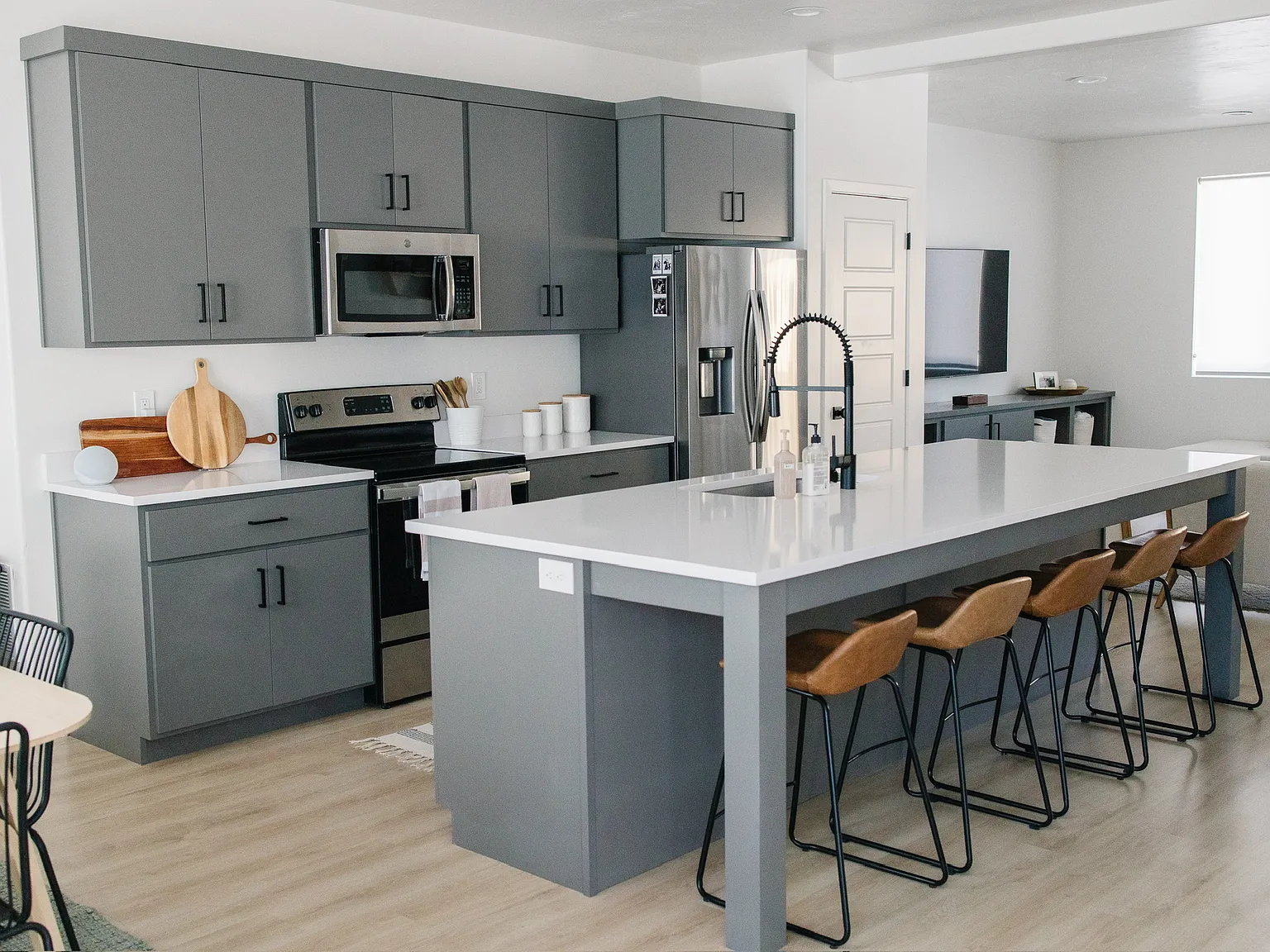 4 bed, 1953 sqft, $2,375 — Photo 4