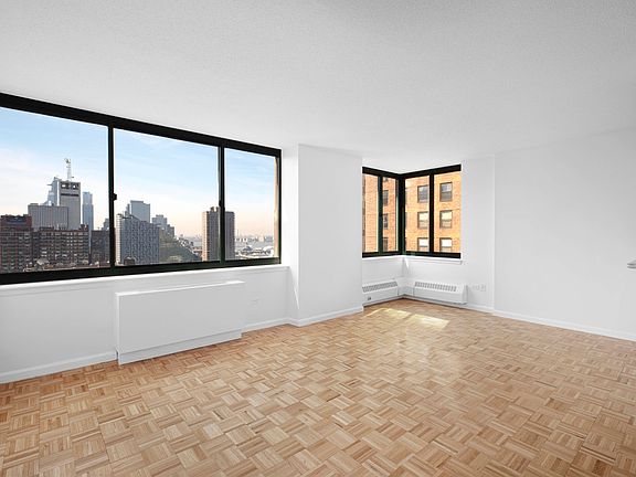 4th image of 200 W 60th St APT 23B