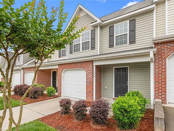 3rd image of 334 Robyns Glen Cir