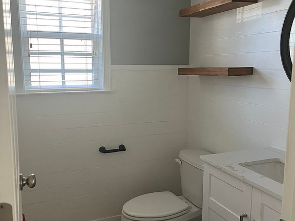 3rd image of 3905 Briar Vista Dr