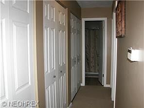 5th image of 916 Canterbury Ln