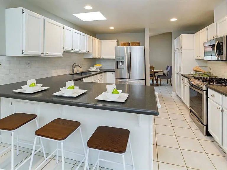 120 Holstrom Cir — Photo 3