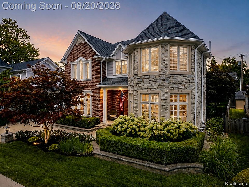 1st image of 530 W 3rd St