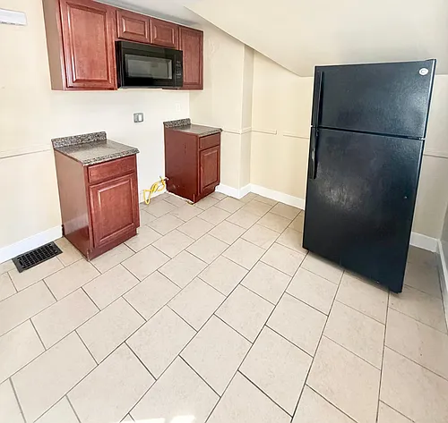 390 Ellsworth Ave #3 Photo 1