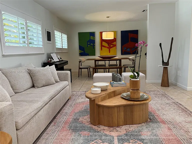 5721 SW 59th Pl — Photo 2
