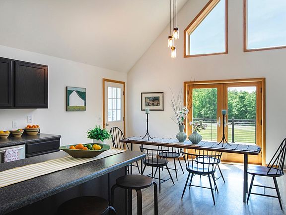 5th image of 28 Flagstone Drive