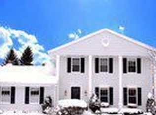 2602 W Hyacinth Ct, Mequon, WI 53092