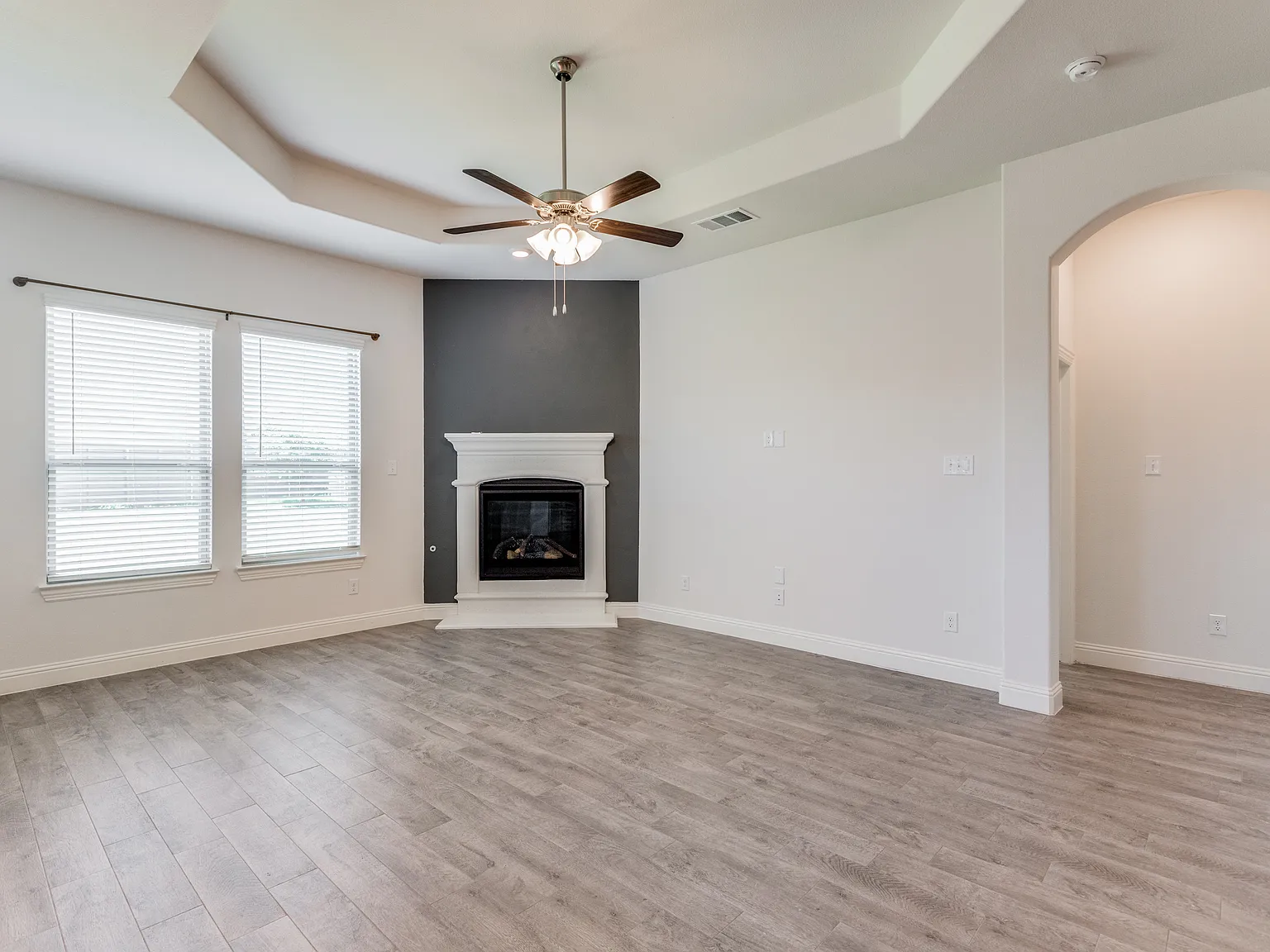 4 bed, 2510 sqft, $3,100 — Photo 3