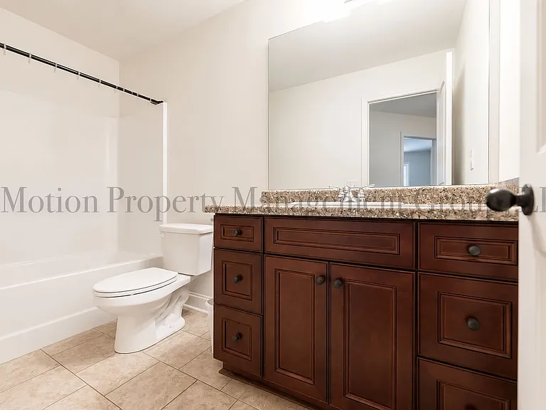 215 Rainsong Trl — Photo 11
