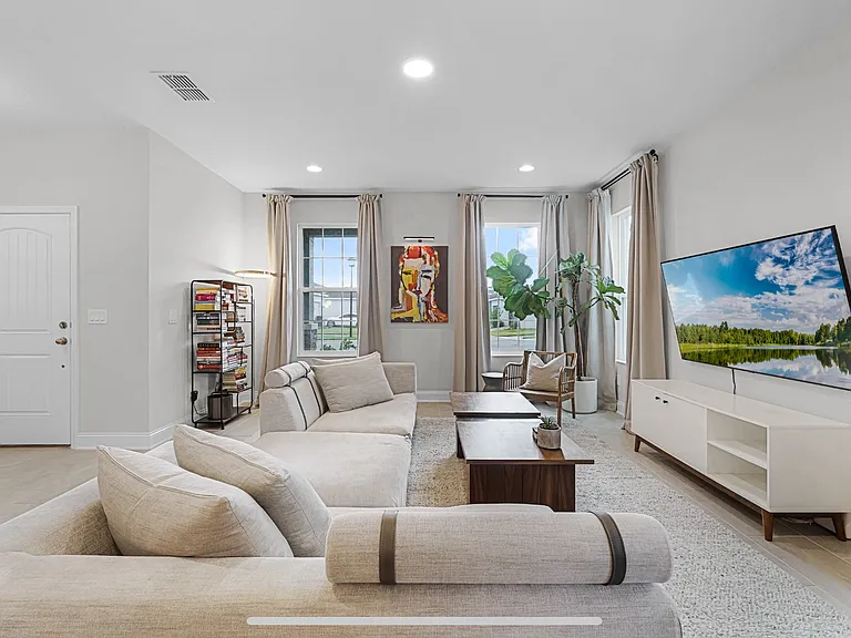 734 Rivington Ave — Photo 6