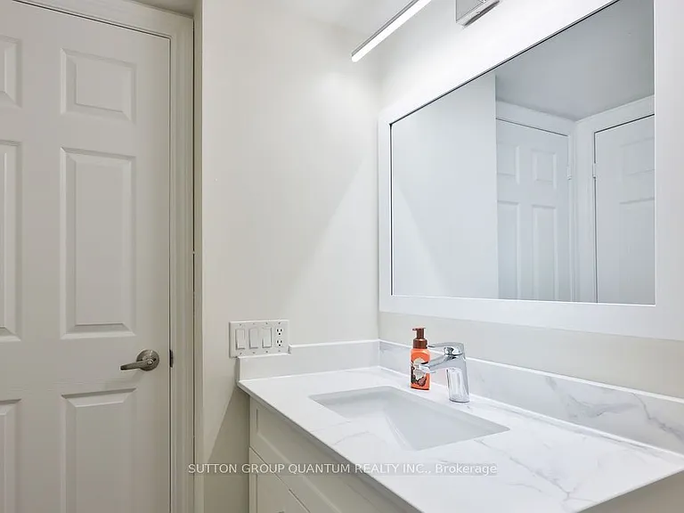 310 Burnhamthorpe Rd W #1602 — Photo 32