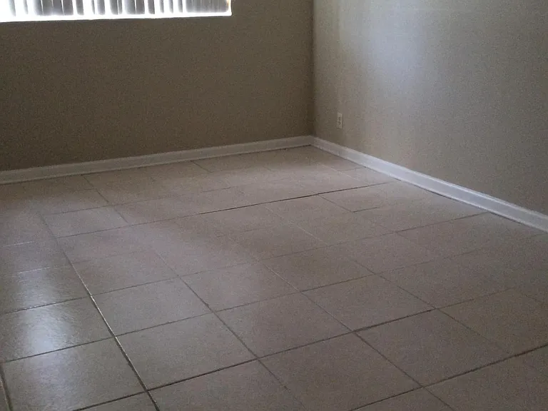 470 Executive Center Dr #2K — Photo 7