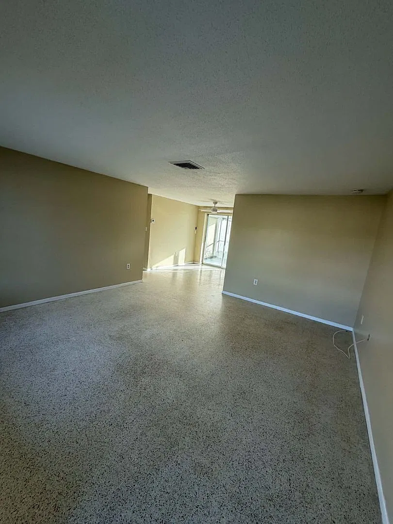 Move-In Ready! Beautifully Refreshed Home With A Spacious Lot In Port Charlotte! — Photo 2