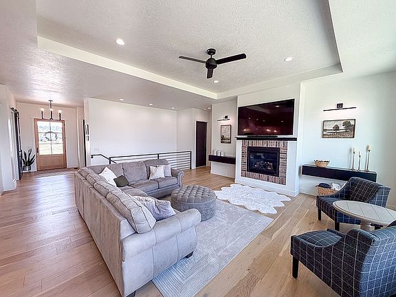 4th image of 6056 Canyonwoods Dr