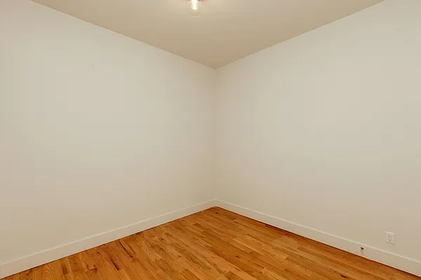 Rented by Nooklyn NYC LLC | media 44