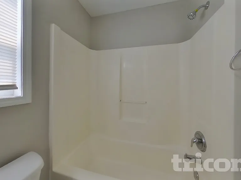 1303 N Hampton Dr — Photo 10