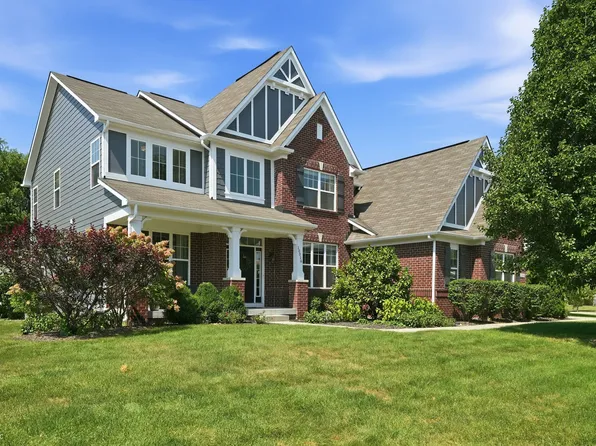 10016 Delmore Dr, Fishers, IN 46040