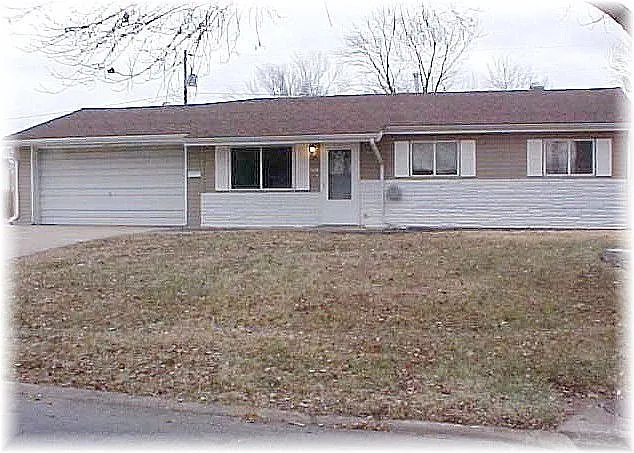 908 Saint Paul Ln photo 1
