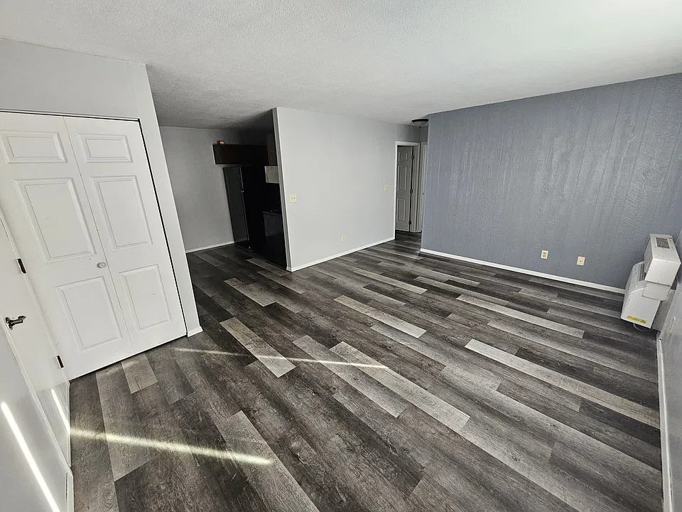 1705 La Crescent St #129