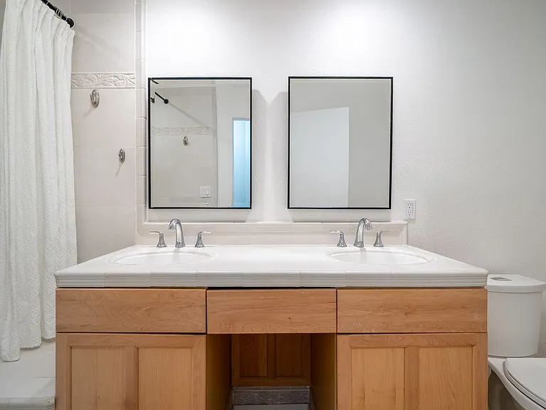 2402 Aviation Blvd #D — Photo 14