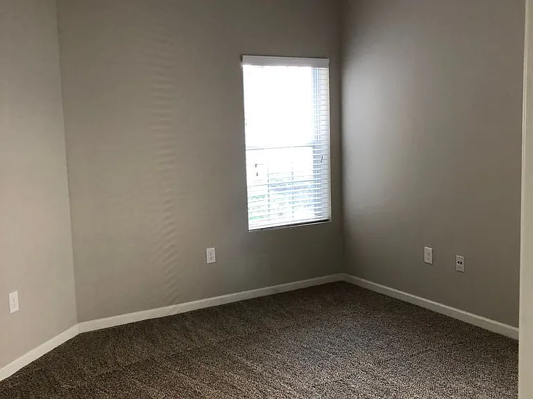 5353 Nottinghamshire Ln — Photo 11