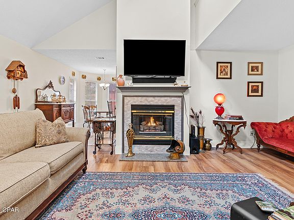 5th image of 4563 Parkwood Ct