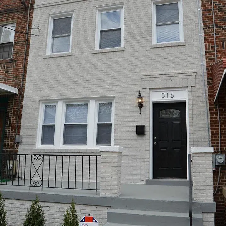 316 Division Ave NE