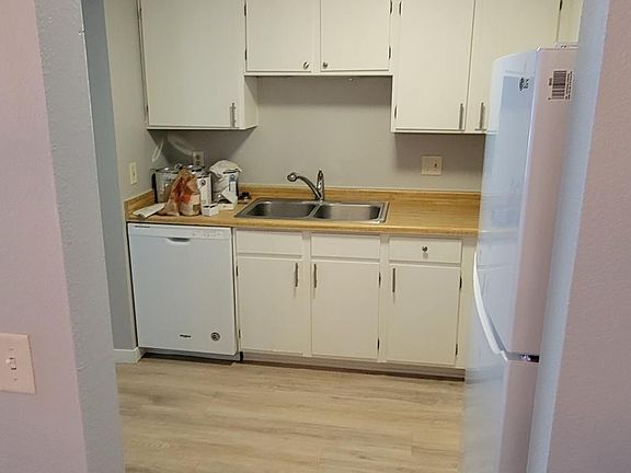 4th image of 3850 Plymouth Blvd APT 202