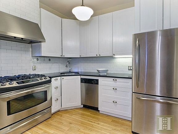 4th image of 250 W 22nd St APT 4C