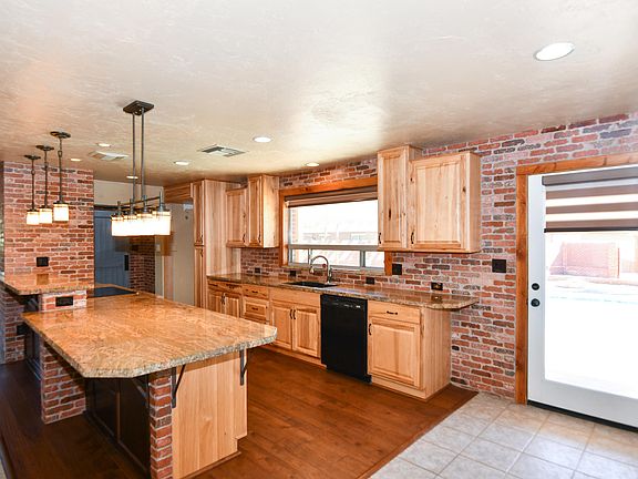 4th image of 531 W Meadowbrook Pl