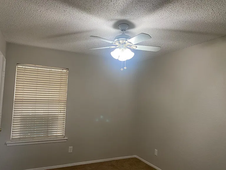 203 Linda St — Photo 10