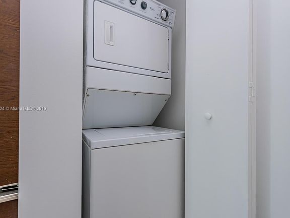 2nd image of 475 Brickell Ave #10