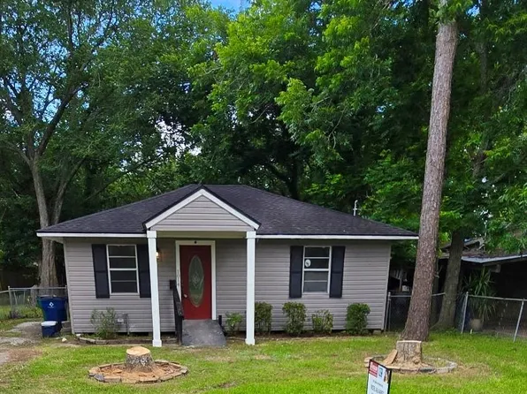 1014 N Arcola St, Angleton, TX 77515