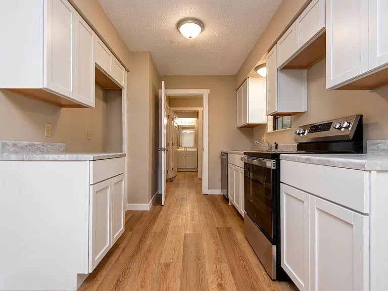 4444 S Robberson Ave — Photo 6