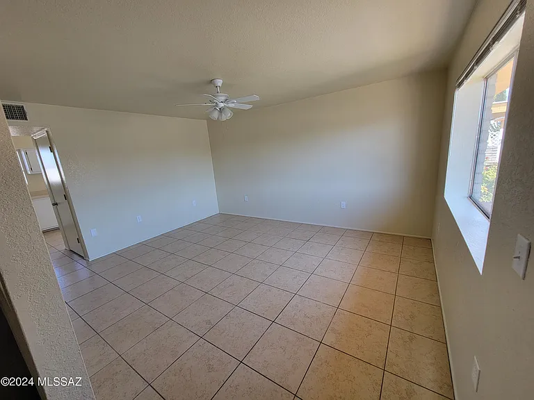 345 E Glenn St #3 — Photo 6