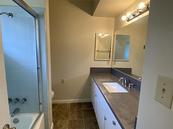 3rd image of 4439 Ocean View Blvd APT 10