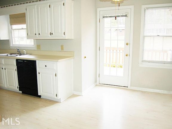 5th image of 3195 Oak Meadow Dr