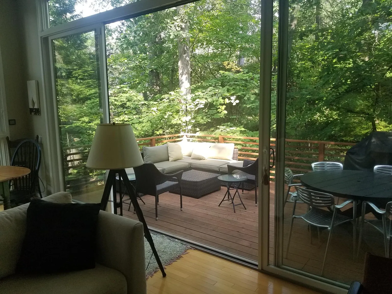2 bed, 1200 sqft, $2,400 — Photo 2